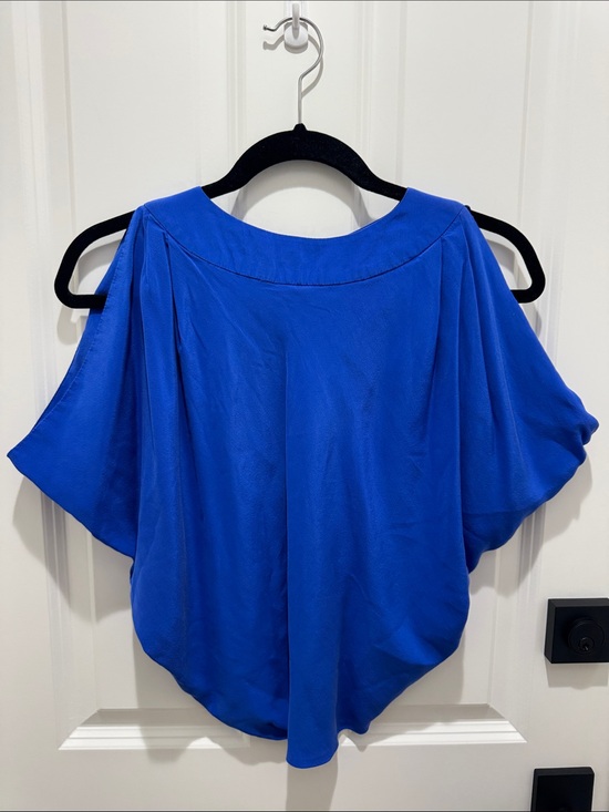 Alice + Olivia Tops - Blue backless Women's Top - Elegant Draped Style